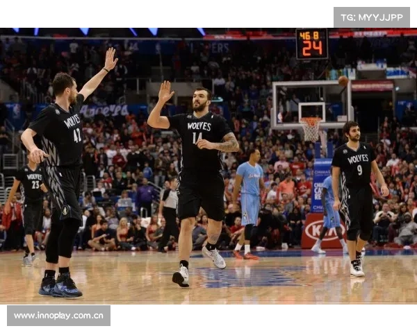 NBA疯狂一夜:湖人鏖战森林狼,勇士入围附加赛,西部排名悬念丛生 NBA疯狂一夜:湖人鏖战森林狼,勇士入围附加赛,西部排名悬念丛生